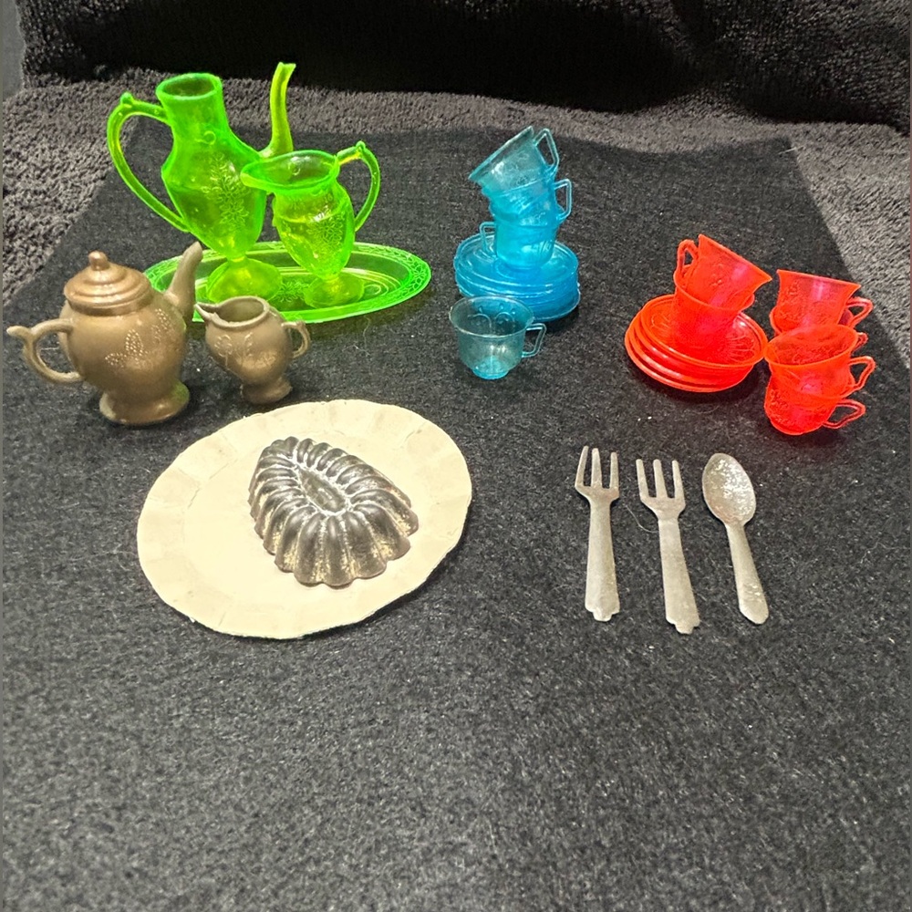 VINTAGE Doll Dishes-Assorted